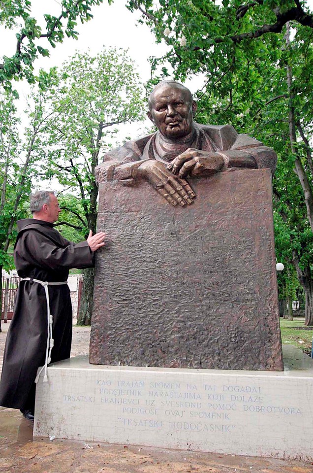 [Obrazek: 0BtktkpTURBXy8wNmM1MWFhMDBmNDE3NDkzMzNkN...AgDNA8DCww]