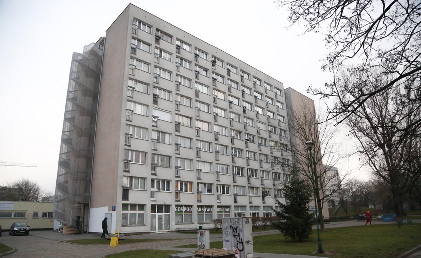 Warszawa: Absurd w bloku. Windy zatrzymują się co drugie piętro