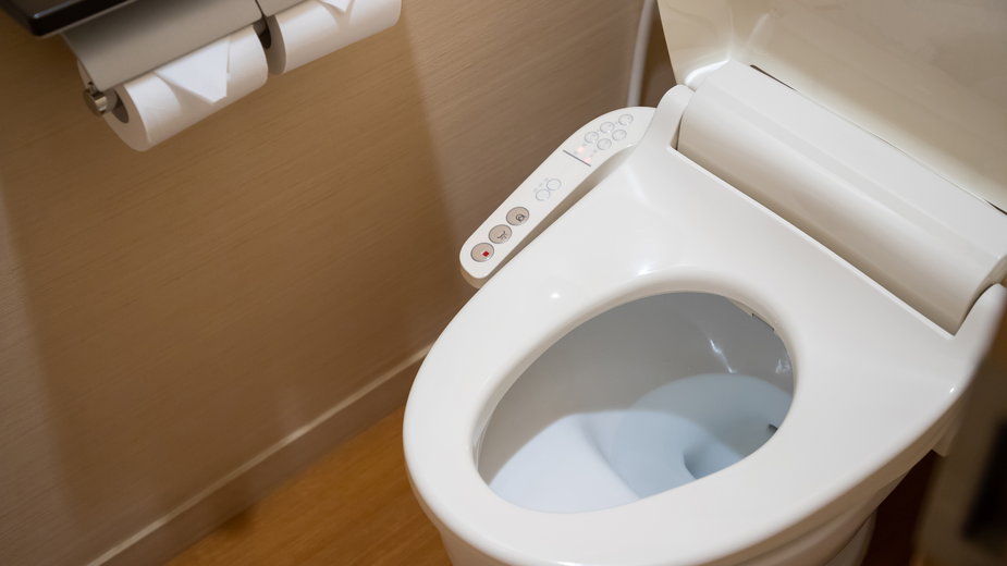 Sprawdziliśmy urządzenia do mycia miejsc intymnych do małych i dużych łazienek