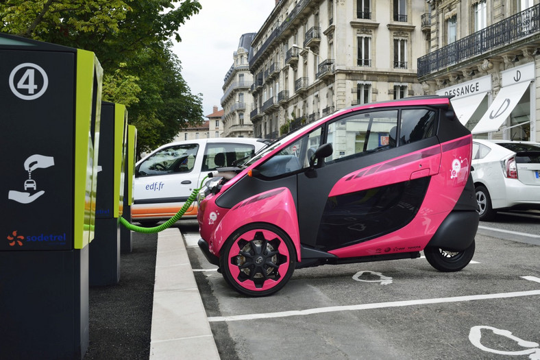 Car-sharing Toyoty w Grenoble - sposób na korki