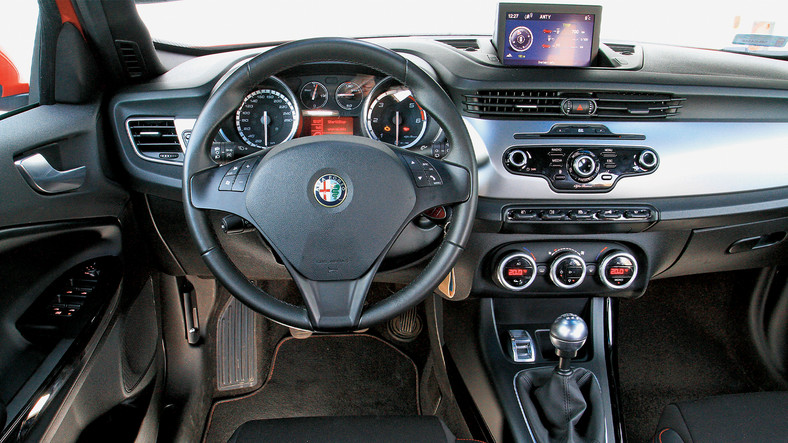 Alfa Romeo Giulietta (od 2010 r.) – 2011 r. za 25 700 zł