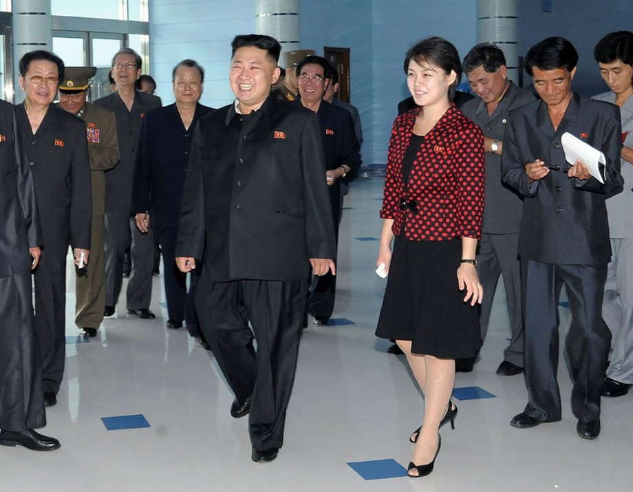 Kim Jong Un z żoną Ri Sol-ju na otwarciu parku rozrywki w Pyongyangu