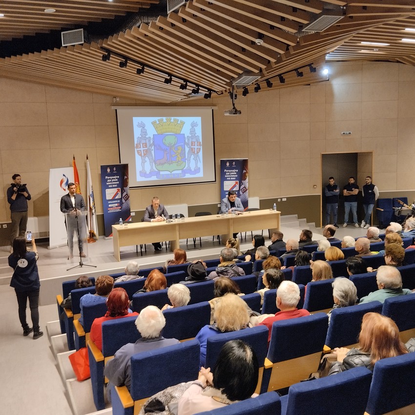 U Zemunu predstavljena nova penzionerska kartica