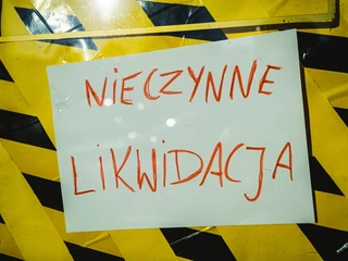 Prawo restrukturyzacyjne umożliwia postępowanie restrukturyzacyjne, czyli proces przeciwdziałający ryzyku upadłości firmy poprzez umożliwienie jej zawarcia układu z wierzycielami