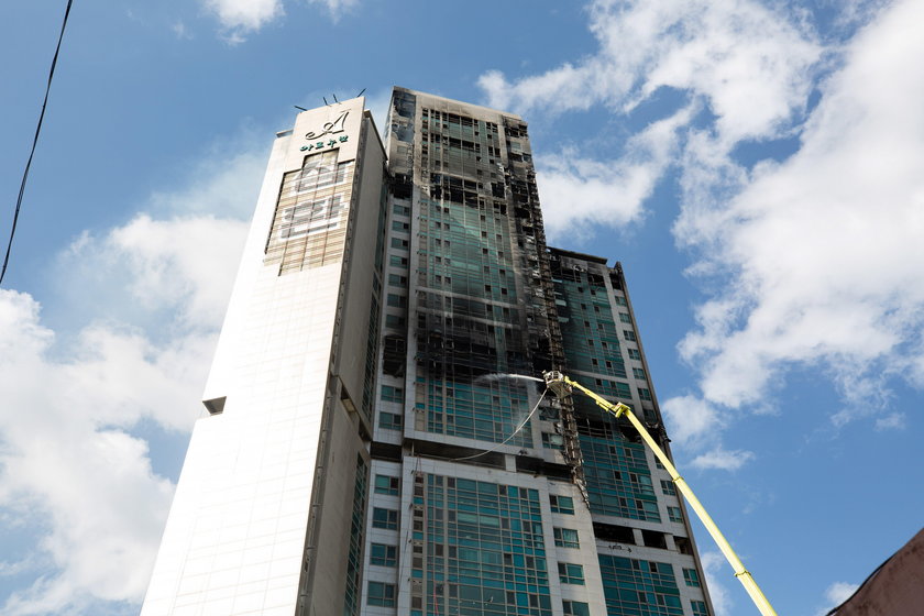 Fire at apartment building in Ulsan