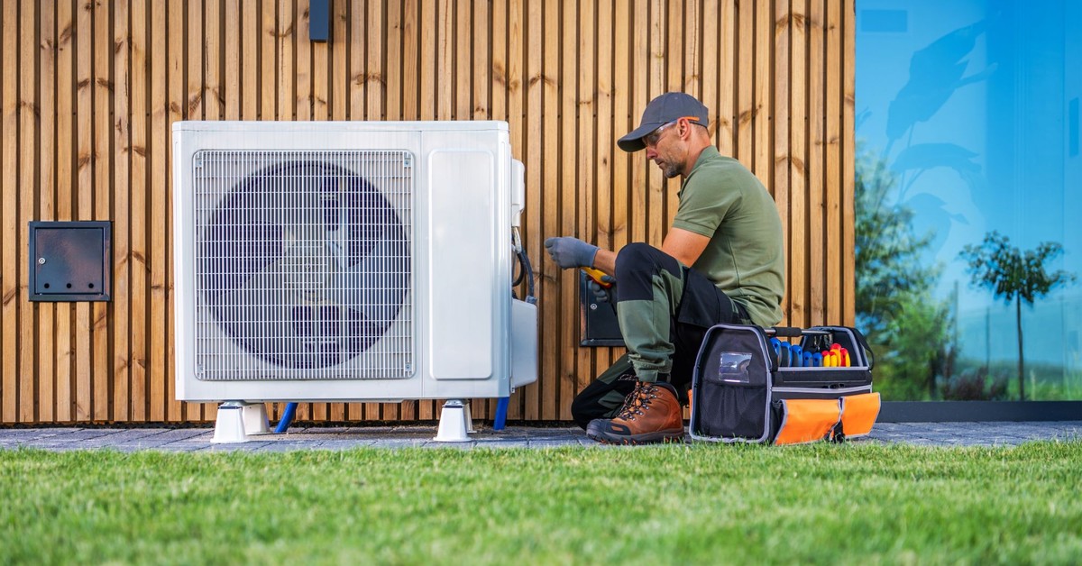 Przegląd kominiarski a pompa ciepła 2025. Czy przegląd kominiarski jest obowiązkowy przy pompie ciepła?