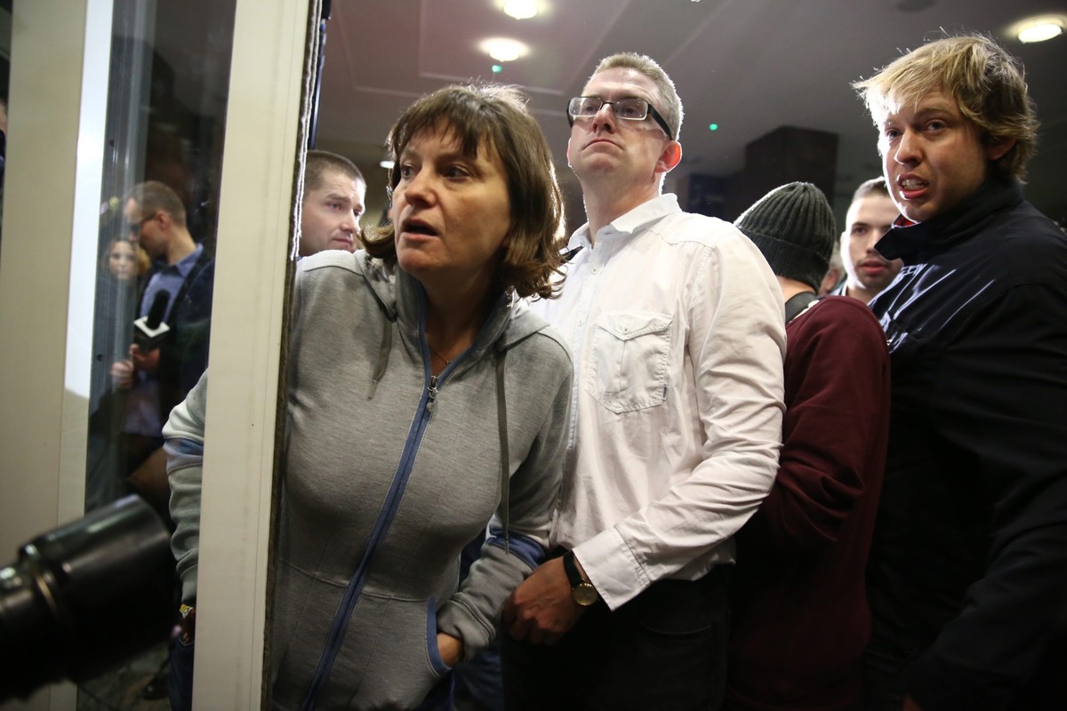 Ewa Stankiewicz i Grzegorz Braun w siedzibie PKW