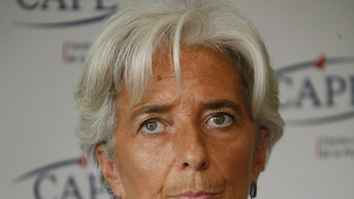 Francuska minister gospodarki i finansów Christine Lagarde oceniła, że koszt strajków przeciwko niepopularnej reformie emerytalnej waha się w granicach 200-400 milionów euro dziennie.