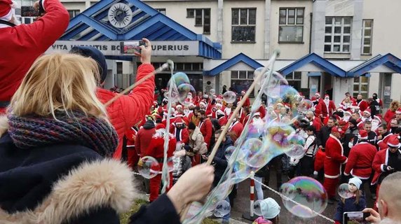 MotoMikołaje Kraków 18 raz zawiozą prezenty chorym dzieciom