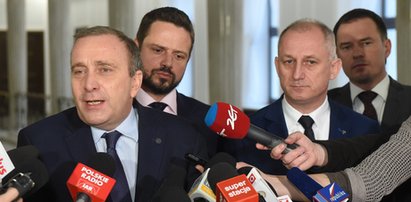 Skandal w Brukseli. Z PiS i PO w rolach głównych