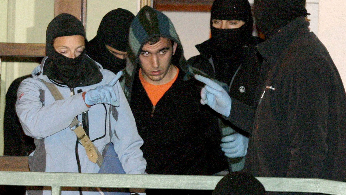 Hiszpańska policja aresztowała 13 członków baskijskiego radykalnego ruchu młodzieżowego Segi, który według władz jest skrzydłem organizacji separatystycznej ETA.