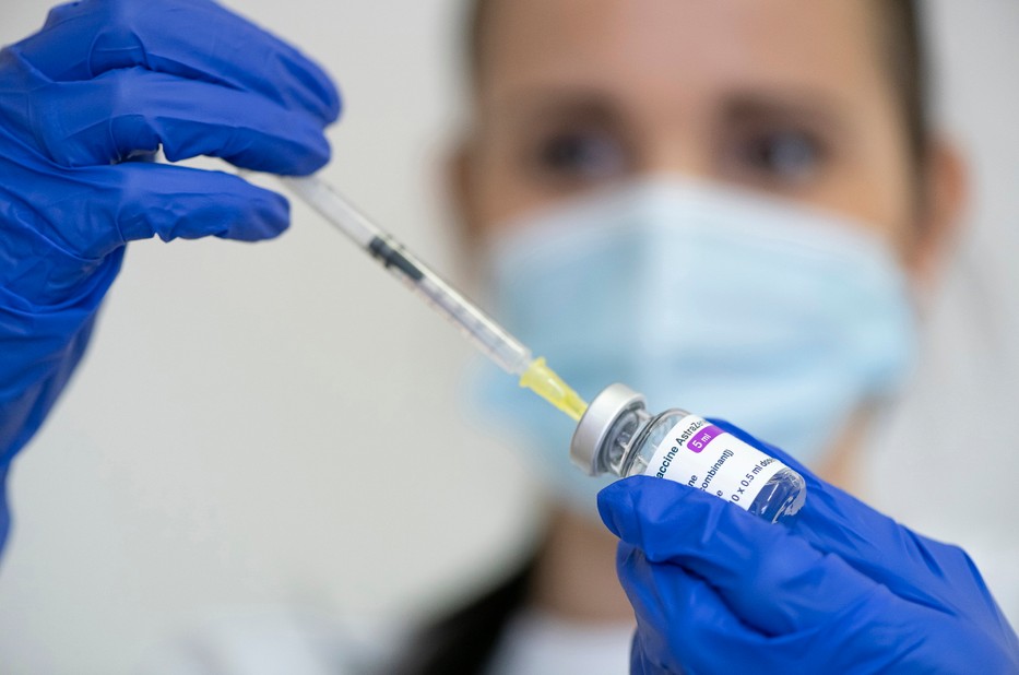 Eddig közel 700 ezer dózis érkezett az AstraZeneca vakcinájából Magyarországra / Fotó: MTI/Balázs Attila