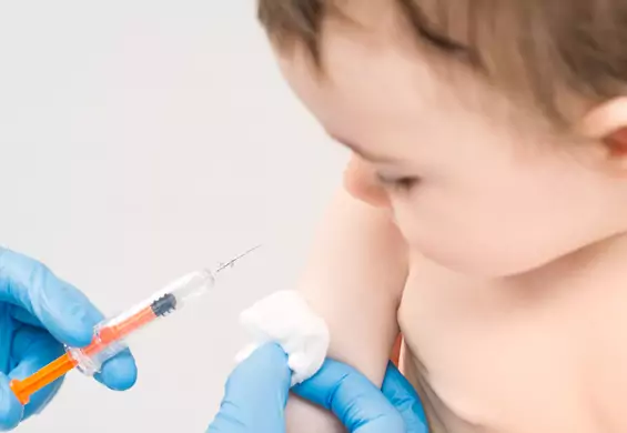 120 tys. Polaków przeciwko obowiązkowi szczepień. Ustawa trafiła do Sejmu