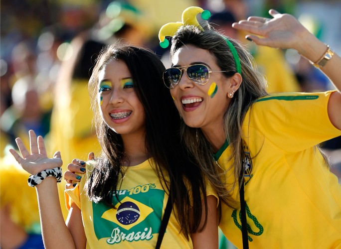 Piękne panie kochają piłkę nożna. Na mundialu ich nie brakuje