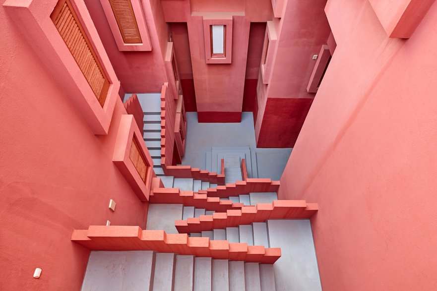 La Muralla Roja, jeden z najbardziej znanych projektów Ricarda Bofilla