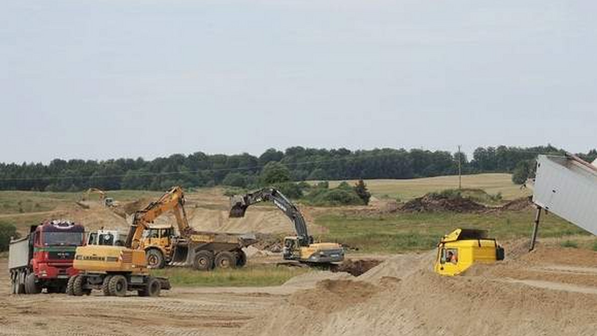 Nie udało się w Łodzierzy, udało się w Węglewie. Skanska zaczęła budowę wytwórni mas bitumicznych. Pracę w fabryce ma znaleźć kilkanaście osób - informuje "Głos Pomorza".