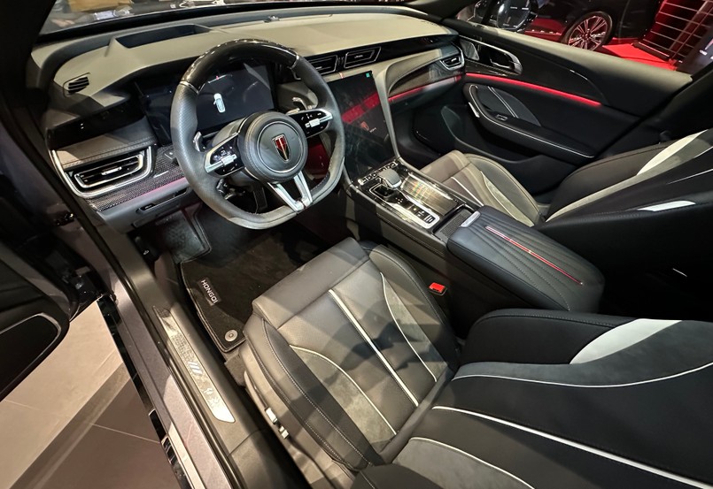 Hongqi H6