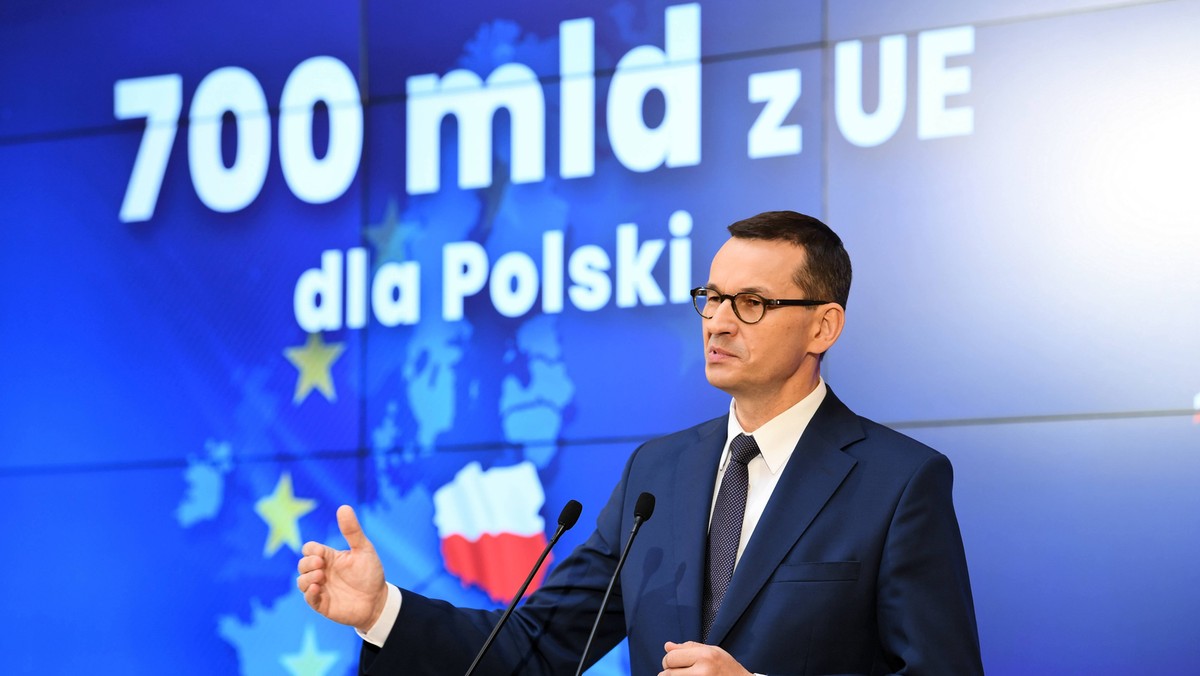 Premier Morawiecki zapowiada 700 mld euro dla Polski z Unii, ale niejasne jest jak to wyliczył