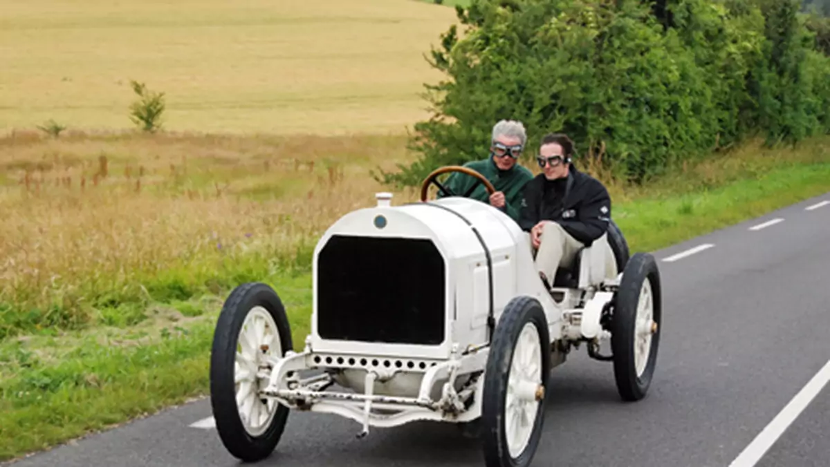 Mercedes 140 hp - Podróż w przeszłość