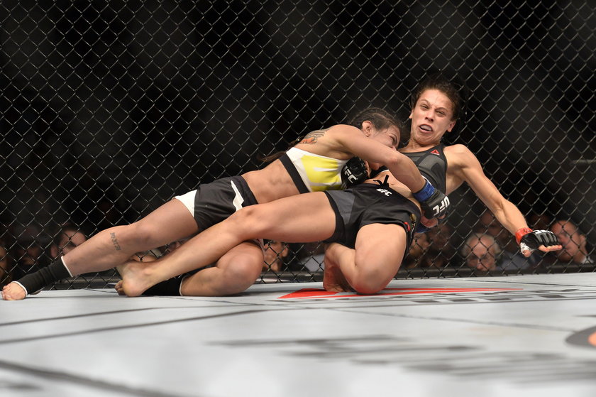 Joanna Jędrzejczyk pokonała Claudię Gadelhę i przeszła do historii UFC