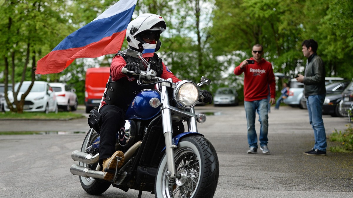 Grupa rosyjskich motocyklistów dotarła do byłego niemieckiego obozu koncentracyjnego Dachau pod Monachium. Jak twierdzi niemiecka policja, uczestnicy rajdu są sympatykami, a nie członkami popierającego Władimira Putina klubu "Nocne Wilki".