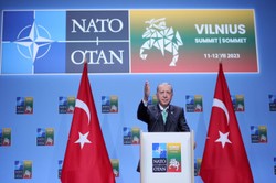 Erdogan wykonał piruet. Zwraca się ku Zachodowi i Rosji