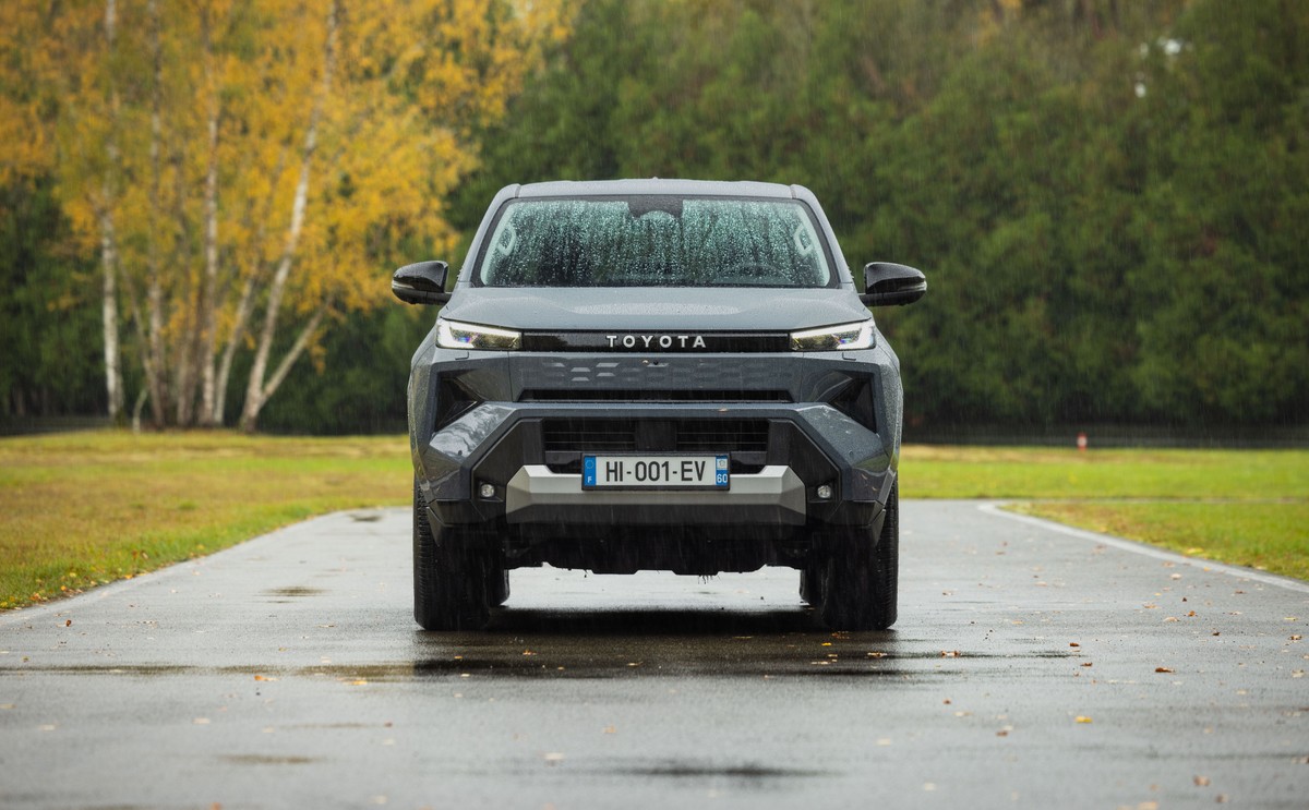 Nowa Toyota Hilux wjeżdża na rynek. Silnik 2.8 będzie hitem w Polsce