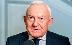 Miller: Prezydent przysięgający na konstytucję? Nie powstrzymałbym się od śmiechu