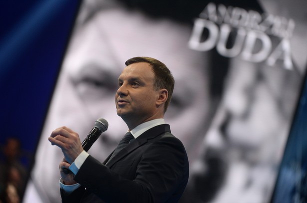 Duda chce skrócić wiek emerytalny. Eksperci: Bardzo nieodpowiedzialny ruch