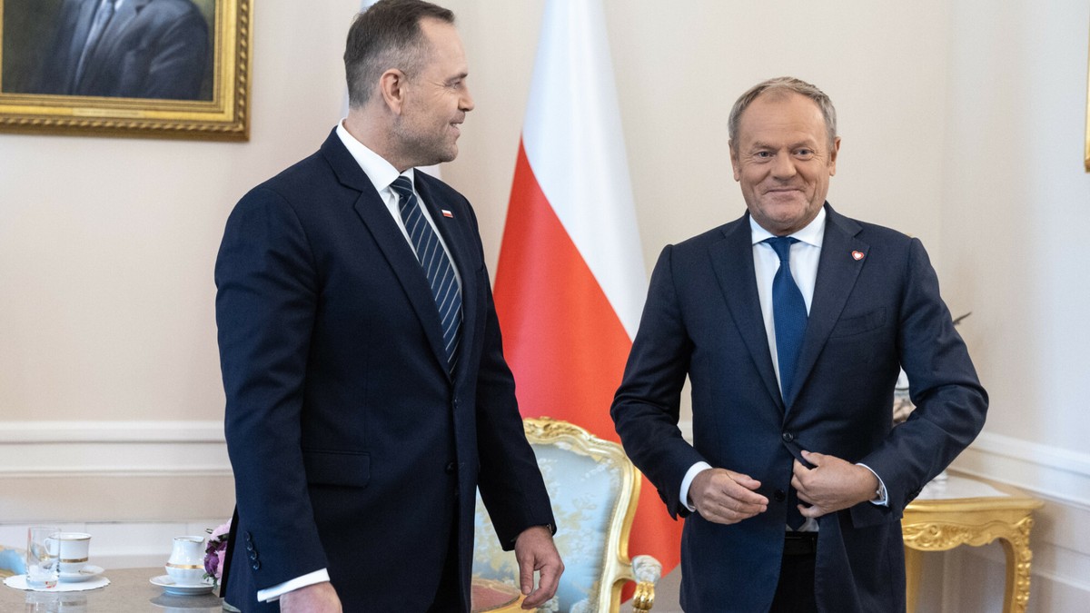 Tego Polacy chcą od Karola Nawrockiego i Donalda Tuska. Sondaż mówi wszystko