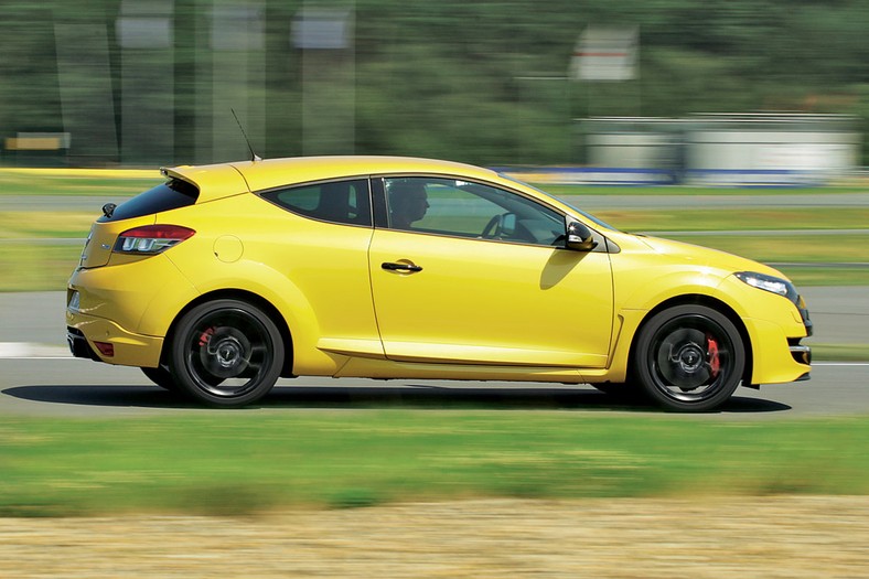 Opel Astra OPC kontra Renault Megane RS: kipią testosteronem