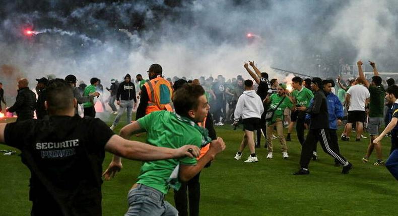 Incidents apres le match de barrage As Saint Etienne vs Auxerre 