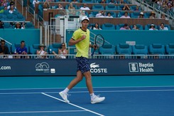 21 asów to za mało na Hurkacza. Polak po dwóch tie-breakach w półfinale