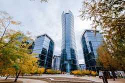 Pracownik Frontexu w Warszawie z koronawirusem. Co na to właściciel Warsaw Spire?