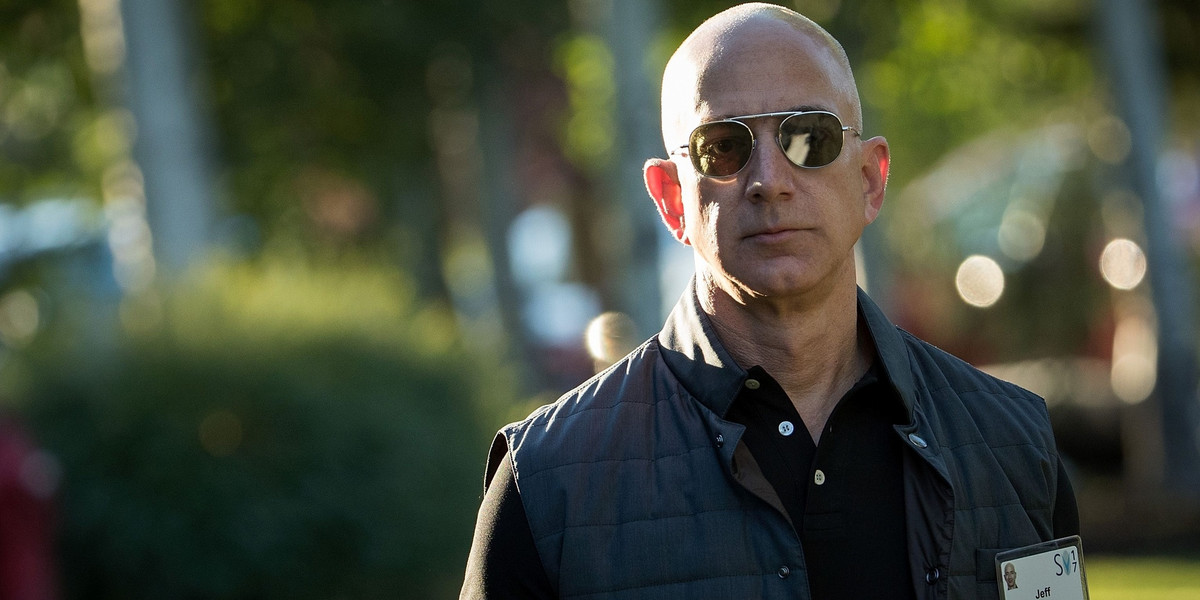 Jeff Bezos, szef Amazona, chce zakładać Amerykanom coś na kształt kont bankowych