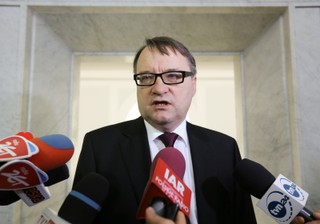 Do końca wakacji dowiemy się, kto podsłuchiwał polityków PO?
