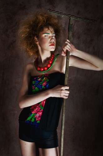 Modne kreacje w stylu folk