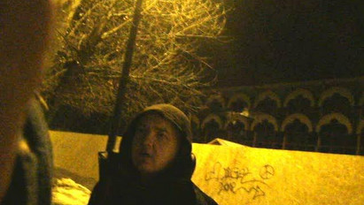 Ismeretlen kapucnis férfi vert össze egy ligetvédő aktivistát