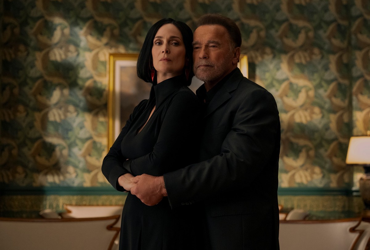 Carrie-Anne Moss jako Greta Nelso oraz Arnold Schwarzenegger jako Luke Brunner w drugim sezonie serialu "Fubar"