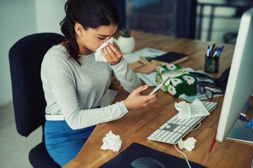 Enyhe kellemetlenségtől az életveszélyig: ennyiféle allergia leselkedhet ránk