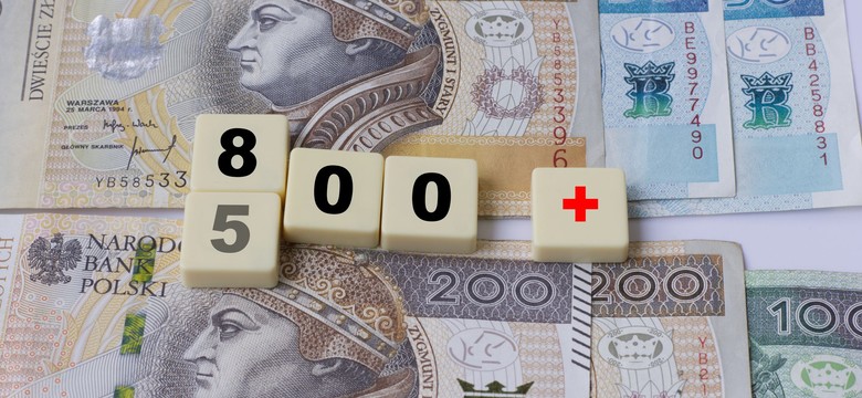 Ważny komunikat ZUS. Złe wieści dla części rodziców