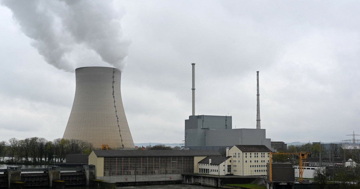 Germany is building a nuclear reactor in Rwanda.  On the Rhine the subject “died”