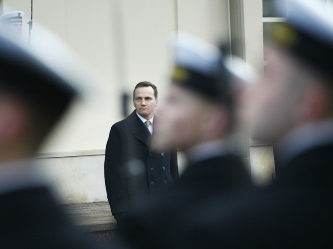 Jest ministrem spraw zagranicznych w rządzie Tuska