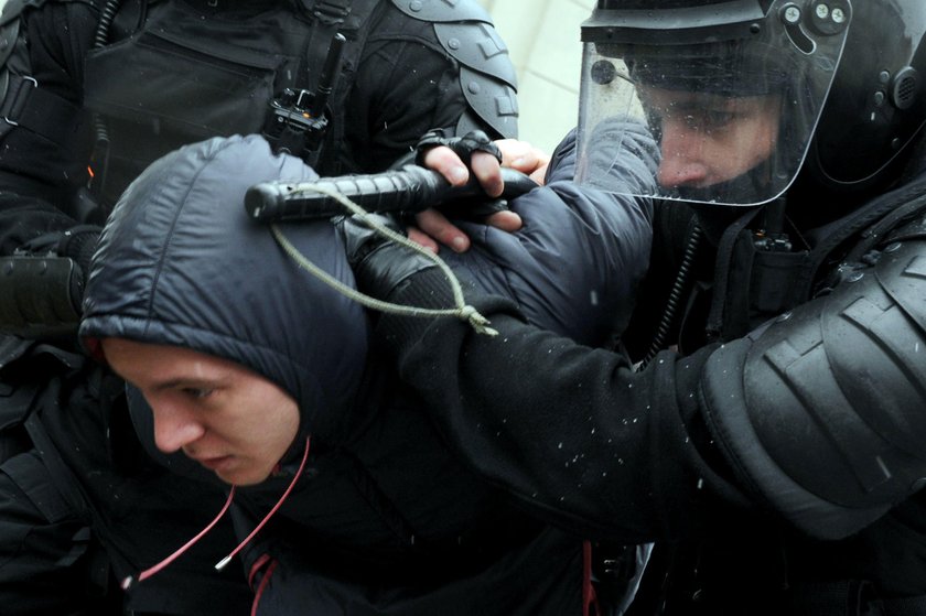 Zamieszki na demonstracji. Biją pałkami opozycję