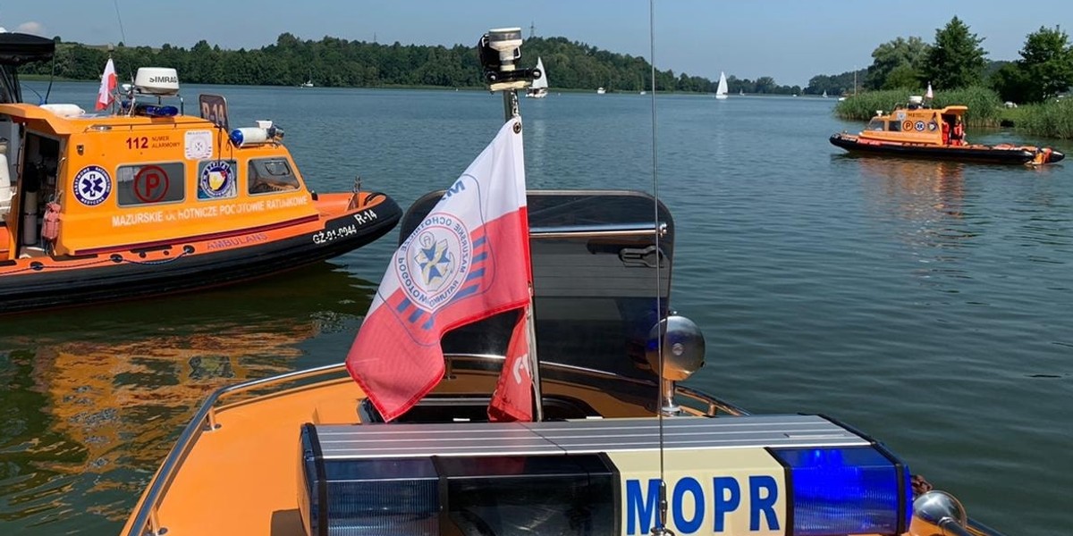 Jezioro Tałty. Zderzyły się dwie motorówki, jedna zatonęła.