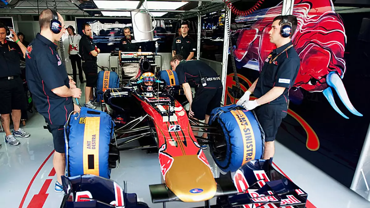 Grand Prix Australii 2010: Hamilton z rekordem dnia, Kubica jedenasty (2. trening)