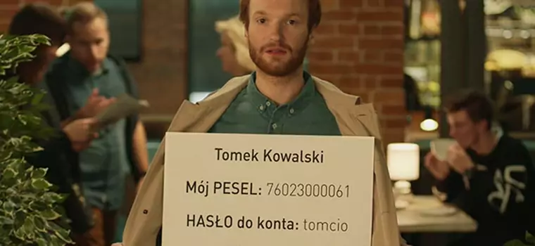 Naiwnych nie sieją, rodzą się w internecie