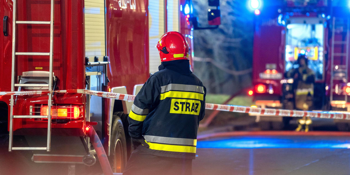 Dwie osoby nie żyją w wyniku pożaru w pustostanie w Szczecinie.