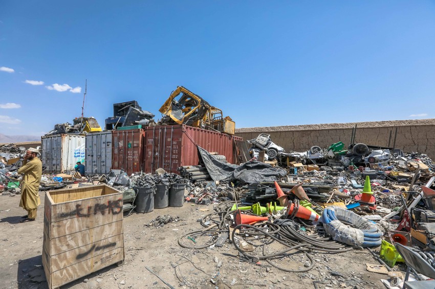 Vlasnici otpada kupuju odbačene stvari iz baze Bragram nakon odlaska Amerikanaca