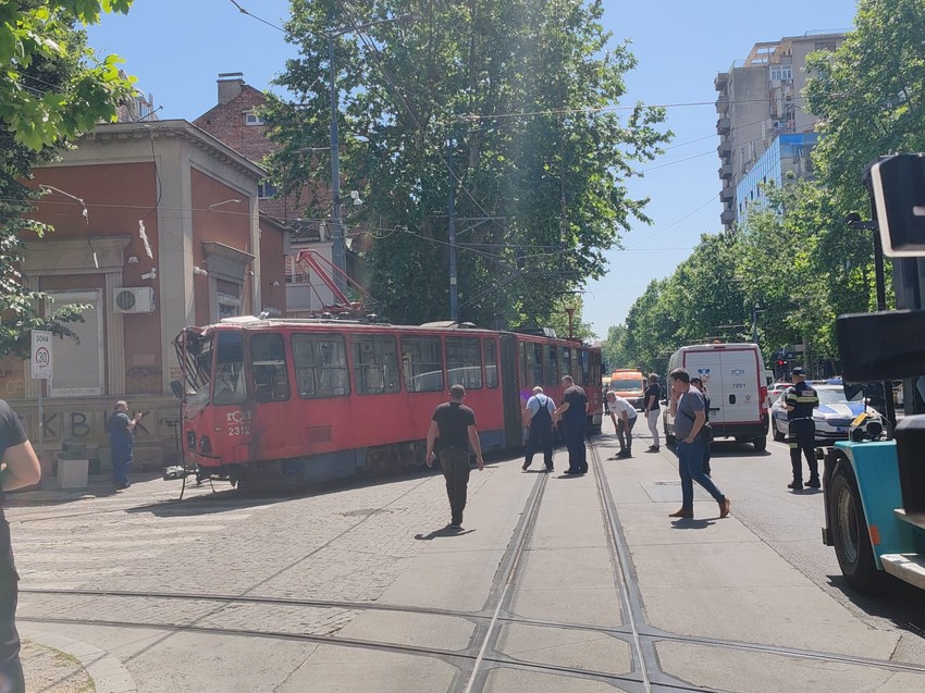 Izvlačenje tramvaja 